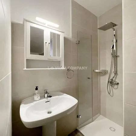 Hua Hin By La Company *